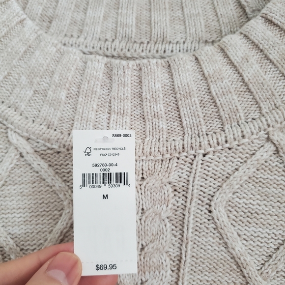 BNWT Gap Cable-Knit Crew-neck Sweater - Picture 3 of 6